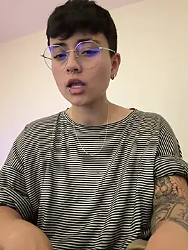 Snapshot of Ashley_Chriss chatting on February 21, 2025, 1:44 am Ashley Chriss online show from February 21, 2025, 1:44 am