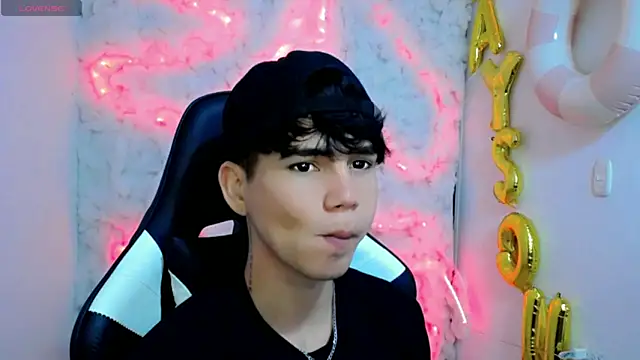 Tayson Rivers online show from October 1, 2025, 11:19 pm