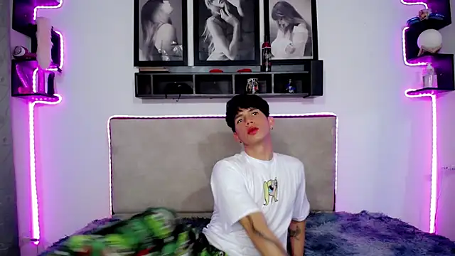 Tayson Rivers online show from December 6, 2024, 11:19 pm