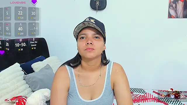 Snapshot of sara_mendez2 chatting on January 8, 2026, 11:00 pm sara mendez2 online show from January 8, 2026, 11:00 pm