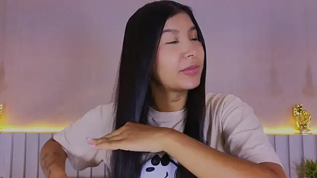 Snapshot of Aida_moreno chatting on February 24, 2026, 11:33 am Aida moreno online show from February 24, 2026, 11:33 am