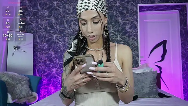 BrianaGolddenn online show from May 27, 2026, 7:32 pm