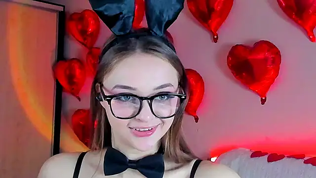 Snapshot of May_Flower chatting on February 13, 2025, 5:44 pm May Flower online show from February 13, 2025, 5:44 pm