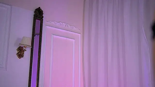 Snapshot of AdelineKing chatting on March 18, 2025, 5:45 am AdelineKing online show from March 18, 2025, 5:45 am