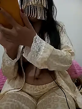 Snapshot of Liyan- chatting on March 1, 2025, 12:39 am Liyan- online show from March 1, 2025, 12:39 am