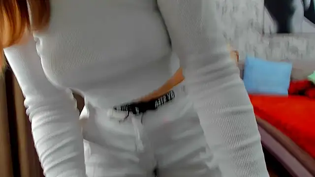 foxy blond online show from March 4, 2026, 12:29 am