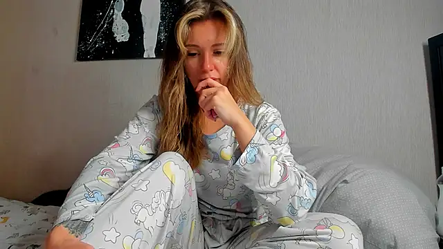 foxy blond online show from January 6, 2026, 12:14 am