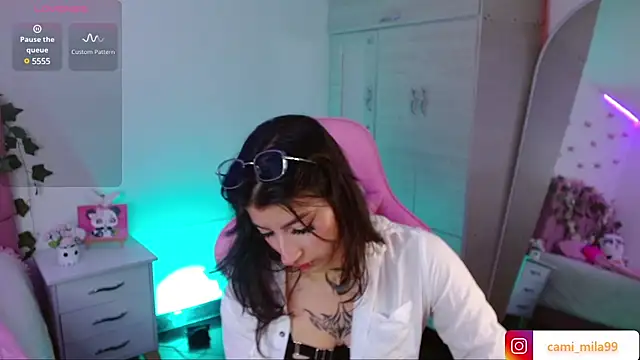 Snapshot of cami_mila9 chatting on December 14, 2024, 7:51 am cami mila9 online show from December 14, 2024, 7:51 am