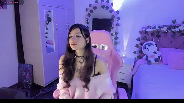 Snapshot of cami_mila9 chatting on March 3, 2025, 2:22 am cami mila9 online show from March 3, 2025, 2:22 am