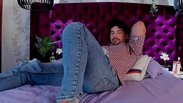 Ian Daviz online show from March 18, 2025, 10:37 pm