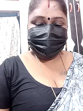 Snapshot of simran21 chatting on December 29, 2024, 6:05 pm simran21 online show from December 29, 2024, 6:05 pm