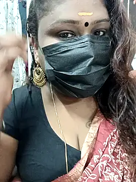 Snapshot of simran21 chatting on February 1, 2025, 2:24 pm simran21 online show from February 1, 2025, 2:24 pm