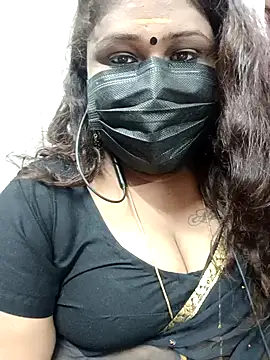 Snapshot of simran21 chatting on December 28, 2024, 8:04 pm simran21 online show from December 28, 2024, 8:04 pm