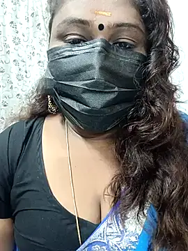 Snapshot of simran21 chatting on January 28, 2025, 2:42 pm simran21 online show from January 28, 2025, 2:42 pm