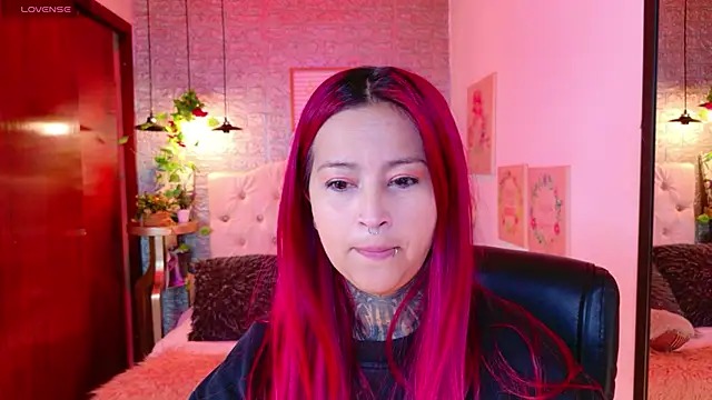 Snapshot of meghan_nill chatting on December 3, 2025, 2:56 am meghan nill online show from December 3, 2025, 2:56 am