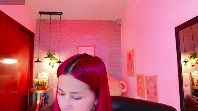 Snapshot of meghan_nill chatting on November 10, 2025, 3:00 am meghan nill online show from November 10, 2025, 3:00 am