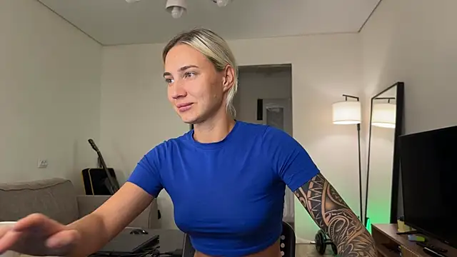 AnneBall online show from October 29, 2025, 3:11 pm