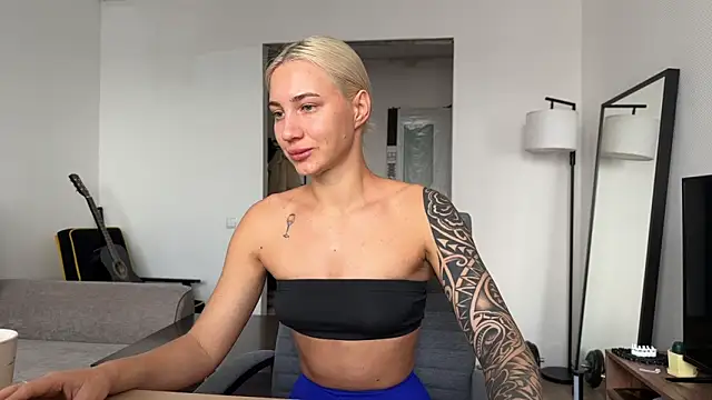 AnneBall online show from November 20, 2025, 8:26 am