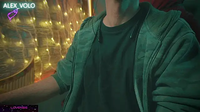 Snapshot of alex-volo chatting on December 25, 2024, 1:31 am alex-volo online show from December 25, 2024, 1:31 am