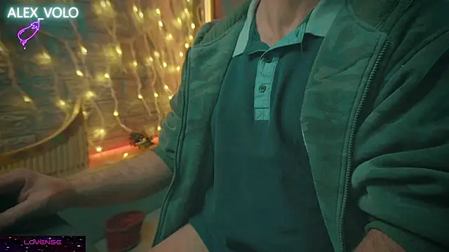 Snapshot of alex-volo chatting on December 22, 2024, 2:28 am alex-volo online show from December 22, 2024, 2:28 am