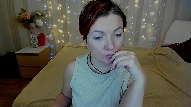 Snapshot of Katherine_Fox chatting on March 21, 2025, 8:17 am Katherine Fox online show from March 21, 2025, 8:17 am