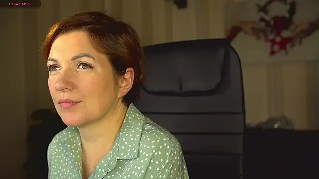 Snapshot of Katherine_Fox chatting on December 22, 2024, 2:38 pm Katherine Fox online show from December 22, 2024, 2:38 pm