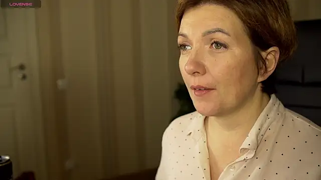 Snapshot of Katherine_Fox chatting on December 25, 2024, 2:23 pm Katherine Fox online show from December 25, 2024, 2:23 pm