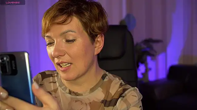 Snapshot of Katherine_Fox chatting on December 26, 2024, 9:04 pm Katherine Fox online show from December 26, 2024, 9:04 pm