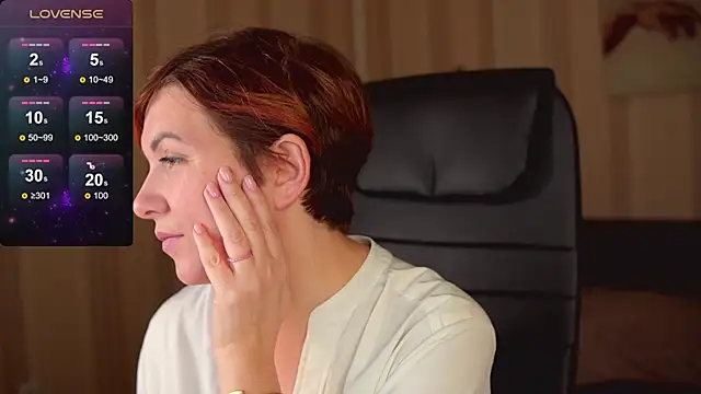 Snapshot of Katherine_Fox chatting on February 9, 2025, 6:01 am Katherine Fox online show from February 9, 2025, 6:01 am