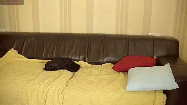 Snapshot of Katherine_Fox chatting on February 19, 2025, 9:25 pm Katherine Fox online show from February 19, 2025, 9:25 pm