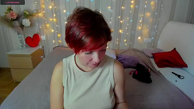 Snapshot of Katherine_Fox chatting on March 1, 2025, 9:40 am Katherine Fox online show from March 1, 2025, 9:40 am