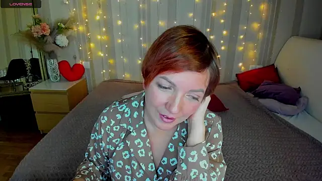 Snapshot of Katherine_Fox chatting on February 8, 2025, 10:39 am Katherine Fox online show from February 8, 2025, 10:39 am