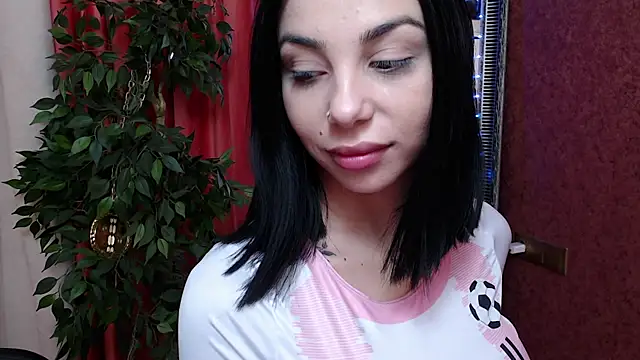 MissJuliax online show from November 28, 2025, 6:57 am