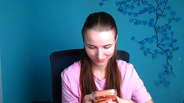 Snapshot of Eva_Janee chatting on June 18, 2026, 5:50 am Eva Janee online show from June 18, 2026, 5:50 am