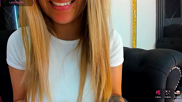 EvaaLovia1 online show from October 6, 2025, 1:56 pm