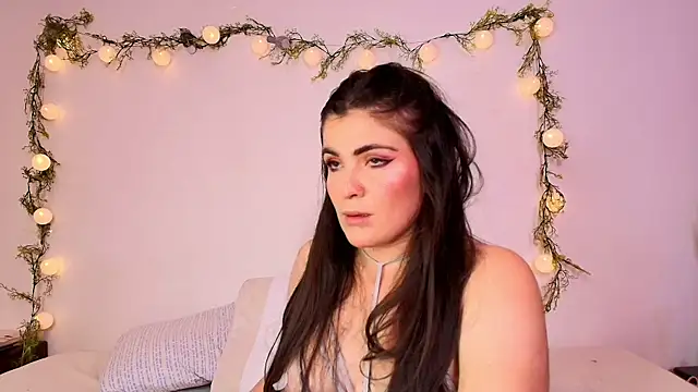 Amara vega online show from April 14, 2026, 3:39 pm