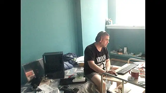 YouWantMe666 online show from June 18, 2026, 6:01 am