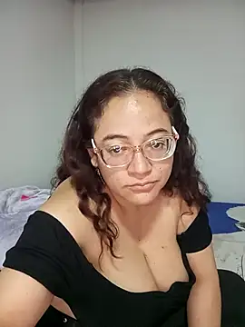 Snapshot of skarleth001 chatting on February 14, 2025, 5:41 am skarleth001 online show from February 14, 2025, 5:41 am