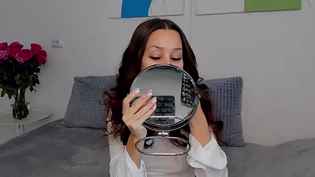 Snapshot of SelenaRousey chatting on November 21, 2025, 7:07 am SelenaRousey online show from November 21, 2025, 7:07 am