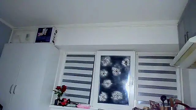 MoonAgnes online show from January 5, 2026, 5:27 pm