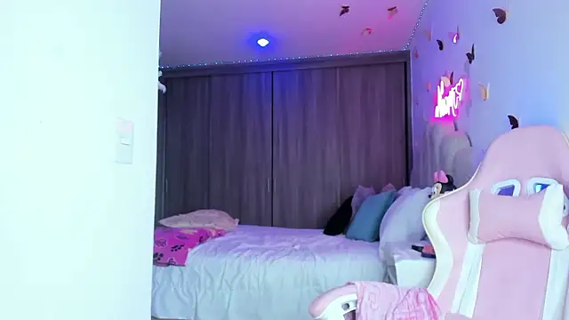 Snapshot of NaomiAsha chatting on January 8, 2026, 11:22 pm NaomiAsha online show from January 8, 2026, 11:22 pm