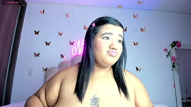 Snapshot of NaomiAsha chatting on November 23, 2025, 11:26 pm NaomiAsha online show from November 23, 2025, 11:26 pm