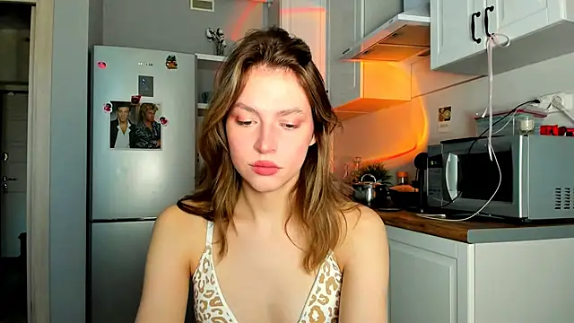 Niky  Jess online show from February 26, 2025, 10:05 am