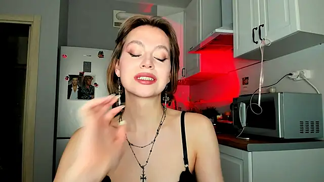 Niky  Jess online show from March 11, 2025, 8:41 am