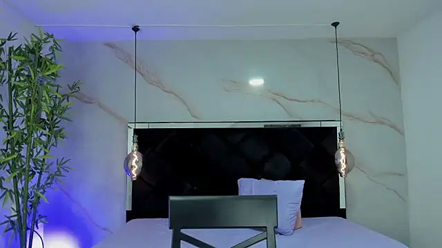 Snapshot of AngelaaCute_ chatting on September 18, 2025, 12:19 pm AngelaaCute online show from September 18, 2025, 12:19 pm