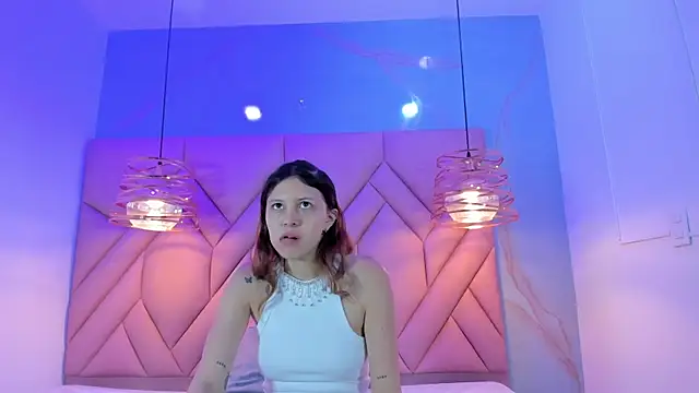 Snapshot of AngelaaCute_ chatting on March 11, 2025, 12:28 pm AngelaaCute online show from March 11, 2025, 12:28 pm