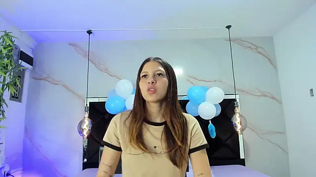 Snapshot of AngelaaCute_ chatting on September 23, 2025, 12:12 pm AngelaaCute online show from September 23, 2025, 12:12 pm