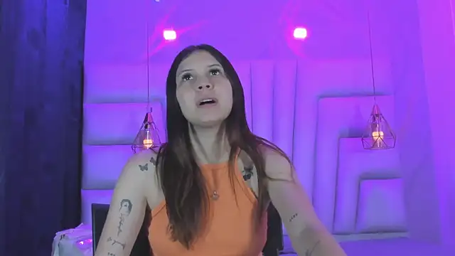 AngelaaCute  online show from April 7, 2026, 12:18 pm