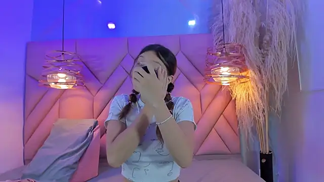 Snapshot of AngelaaCute_ chatting on March 19, 2025, 12:12 pm AngelaaCute online show from March 19, 2025, 12:12 pm