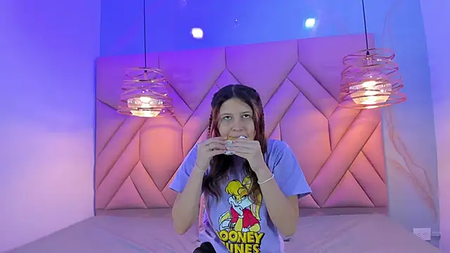 Snapshot of AngelaaCute_ chatting on March 9, 2025, 12:31 pm AngelaaCute online show from March 9, 2025, 12:31 pm